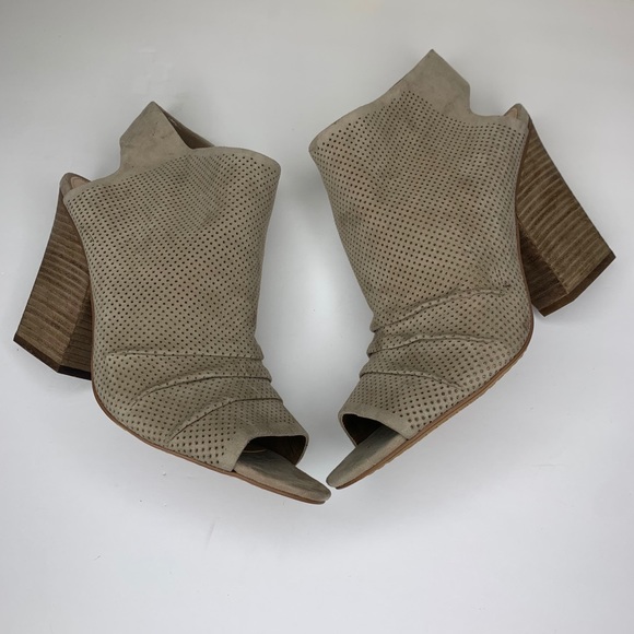 Vince Camuto Shoes - Vince Camuto Kentvi leather block heel sandal